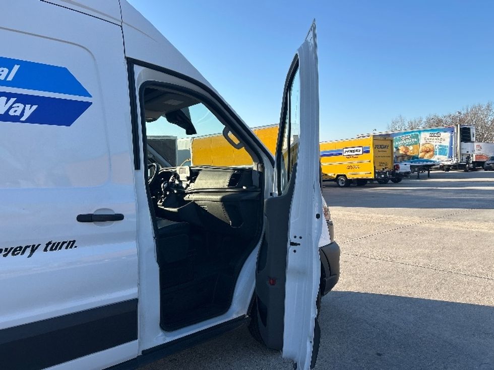 Cargo Van (Panel Van)-Light and Medium Duty Trucks-Ford-2022-Transit 250-Baton Rouge-LA-71,357\n\t\tmiles-$ 38,750 - Image 17