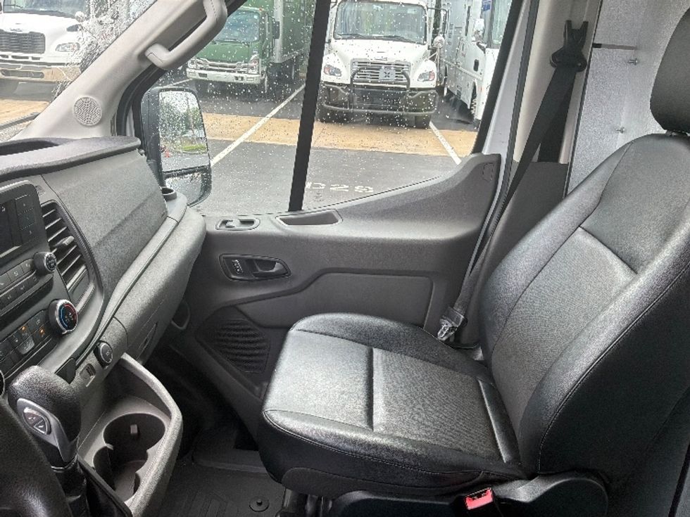 Cargo Van (Panel Van)-Light and Medium Duty Trucks-Ford-2022-Transit 250-Bensalem-PA-96,464\n\t\tmiles-$ 33,750 - Image 18