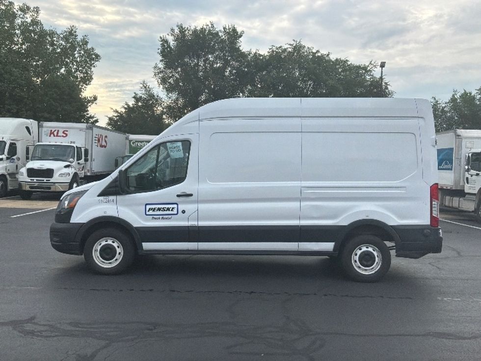 Cargo Van (Panel Van)-Light and Medium Duty Trucks-Ford-2022-Transit 250-Bensalem-PA-96,464\n\t\tmiles-$ 33,750 - Image 4