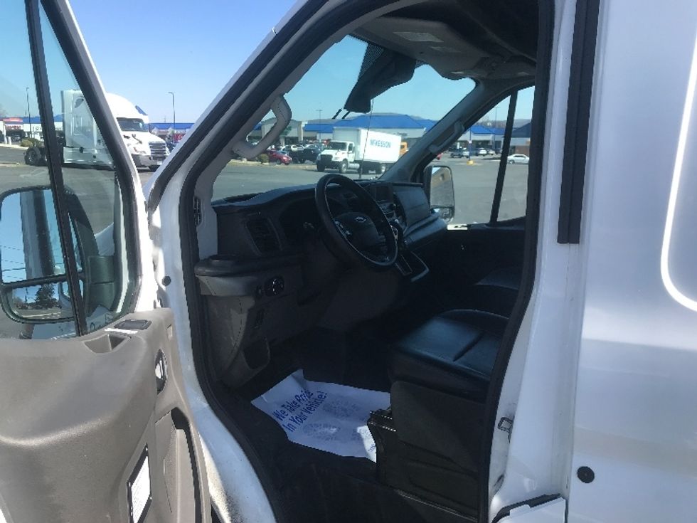Cargo Van (Panel Van)-Light and Medium Duty Trucks-Ford-2022-Transit 250-Bethlehem-PA-97,926\n\t\tmiles-$ 36,000 - Image 16