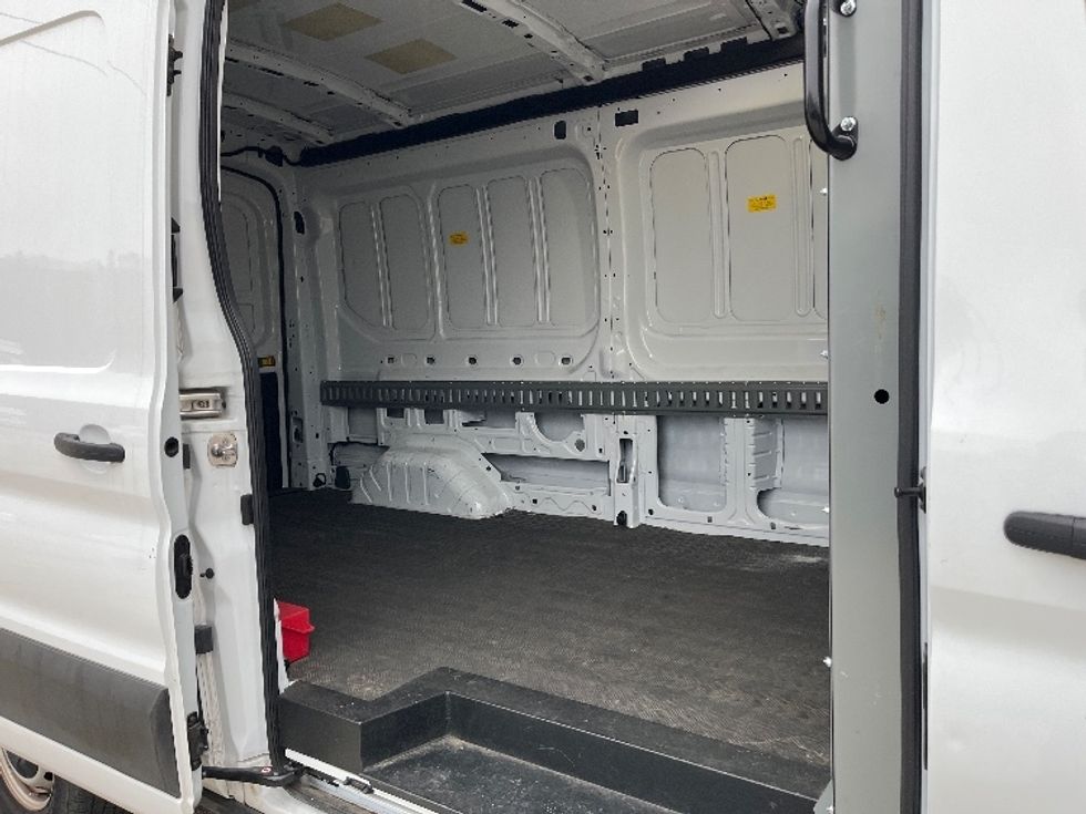 Cargo Van (Panel Van)-Light and Medium Duty Trucks-Ford-2022-Transit 250-Birmingham-AL-31,538\n\t\tmiles-$ 39,750 - Image 23