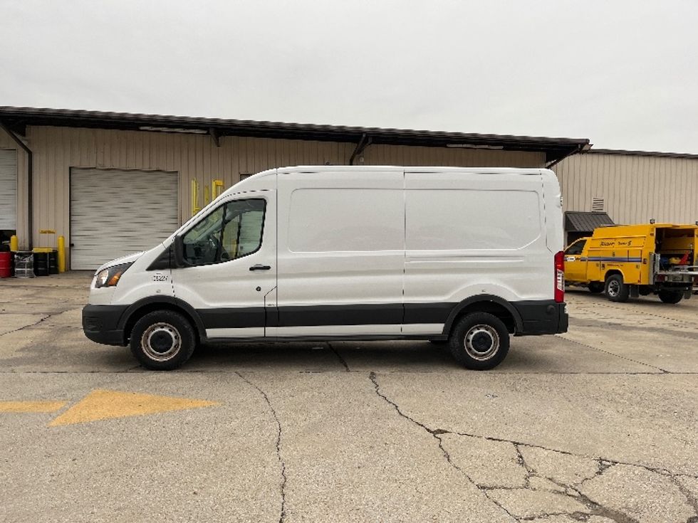 Cargo Van (Panel Van)-Light and Medium Duty Trucks-Ford-2022-Transit 250-Birmingham-AL-31,538\n\t\tmiles-$ 39,750 - Image 4