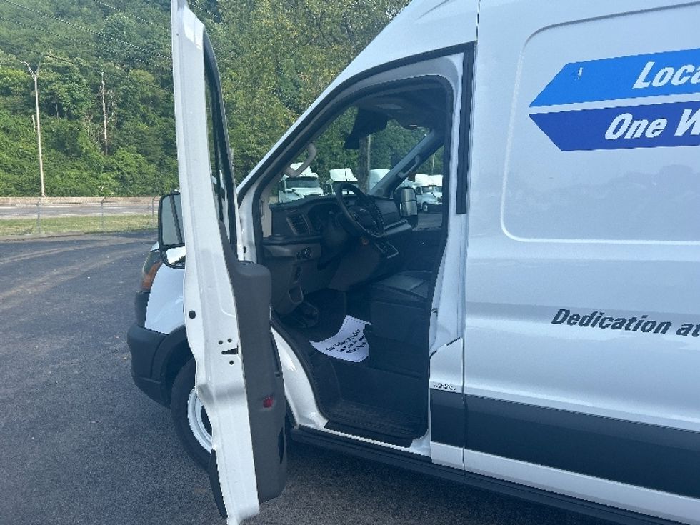 Cargo Van (Panel Van)-Light and Medium Duty Trucks-Ford-2022-Transit 250-Blountville-TN-99,959\n\t\tmiles-$ 34,500 - Image 16