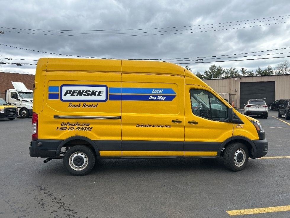 Cargo Van (Panel Van)-Light and Medium Duty Trucks-Ford-2022-Transit 250-Braintree-MA-131,104\n\t\tmiles-$ 27,750 - Image 15