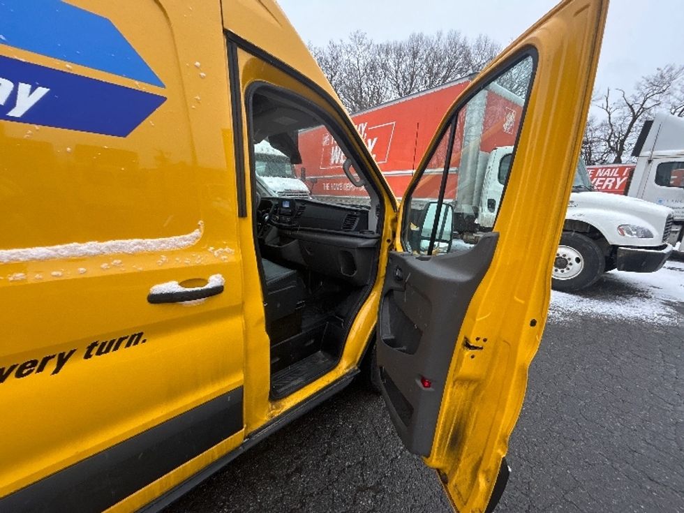 Cargo Van (Panel Van)-Light and Medium Duty Trucks-Ford-2022-Transit 250-Braintree-MA-131,104\n\t\tmiles-$ 27,750 - Image 20