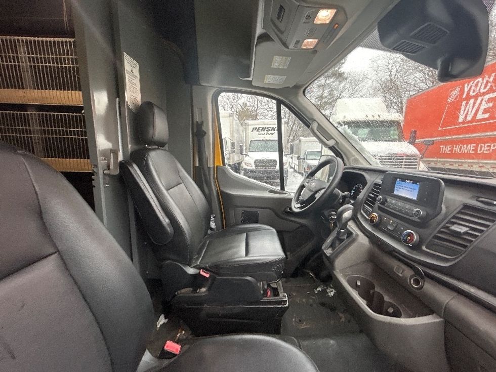Cargo Van (Panel Van)-Light and Medium Duty Trucks-Ford-2022-Transit 250-Braintree-MA-131,104\n\t\tmiles-$ 27,750 - Image 22