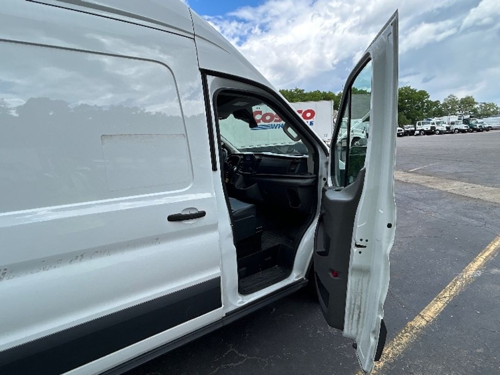 Cargo Van (Panel Van)-Light and Medium Duty Trucks-Ford-2022-Transit 250-Braintree-MA-68,430\n\t\tmiles-$ 40,250 - Image 15