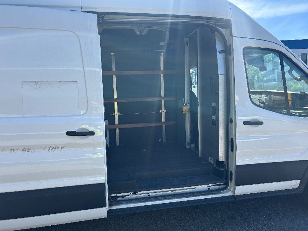 Cargo Van (Panel Van)-Light and Medium Duty Trucks-Ford-2022-Transit 250-Braintree-MA-71,475\n\t\tmiles-$ 40,000 - Image 21