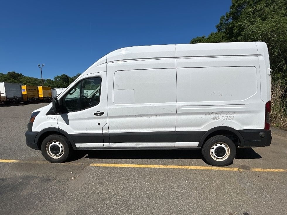 Cargo Van (Panel Van)-Light and Medium Duty Trucks-Ford-2022-Transit 250-Braintree-MA-71,475\n\t\tmiles-$ 40,000 - Image 4
