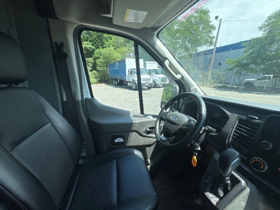 Cargo Van (Panel Van)-Light and Medium Duty Trucks-Ford-2022-Transit 250-Braintree-MA-73,378\n\t\tmiles-$ 39,750 - Image 19