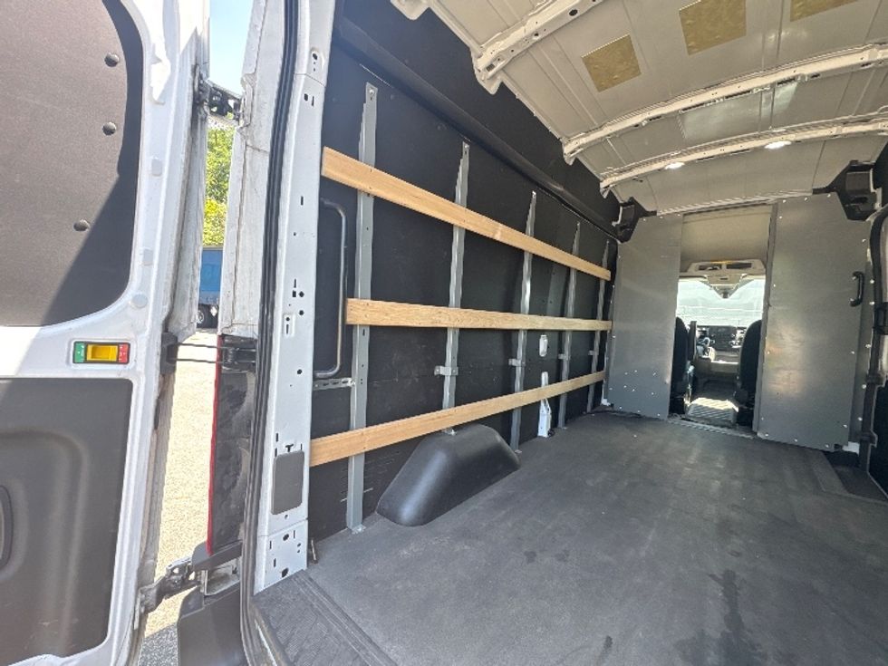 Cargo Van (Panel Van)-Light and Medium Duty Trucks-Ford-2022-Transit 250-Braintree-MA-73,378\n\t\tmiles-$ 39,750 - Image 9