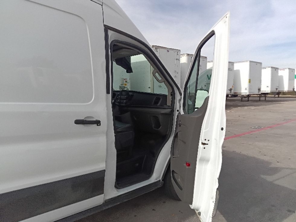 Cargo Van (Panel Van)-Light and Medium Duty Trucks-Ford-2022-Transit 250-Carson-CA-114,005\n\t\tmiles-$ 33,750 - Image 19