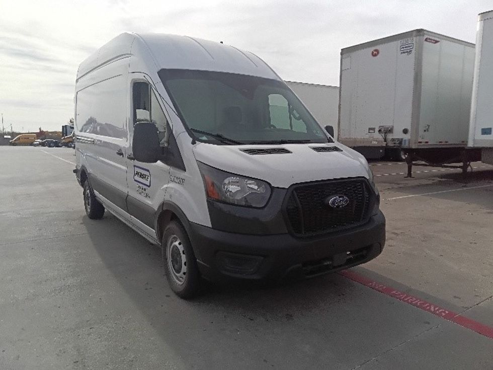 Cargo Van (Panel Van)-Light and Medium Duty Trucks-Ford-2022-Transit 250-Carson-CA-114,005\n\t\tmiles-$ 33,750 - Image 2