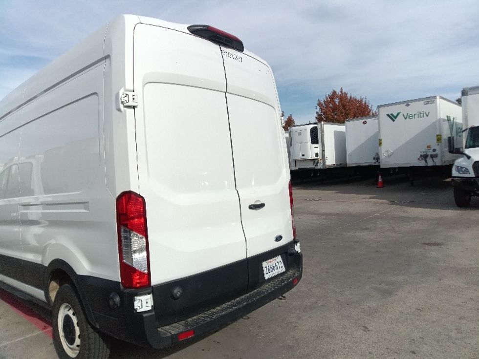 Cargo Van (Panel Van)-Light and Medium Duty Trucks-Ford-2022-Transit 250-Carson-CA-114,005\n\t\tmiles-$ 33,750 - Image 27