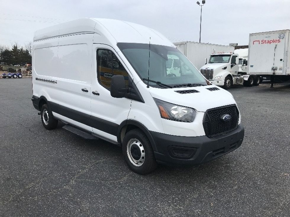 Cargo Van (Panel Van)-Light and Medium Duty Trucks-Ford-2022-Transit 250-Charlotte-NC-117,977\n\t\tmiles-$ 32,500 - Image 1