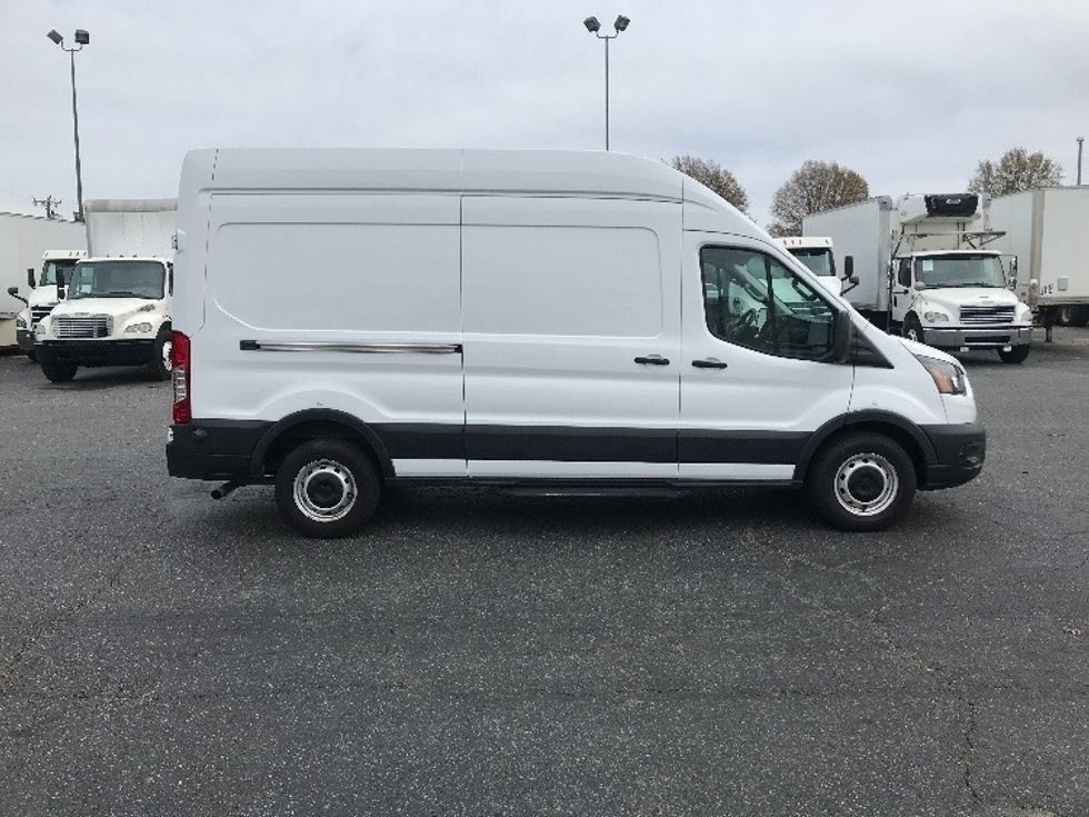 Cargo Van (Panel Van)-Light and Medium Duty Trucks-Ford-2022-Transit 250-Charlotte-NC-117,977\n\t\tmiles-$ 32,500 - Image 14