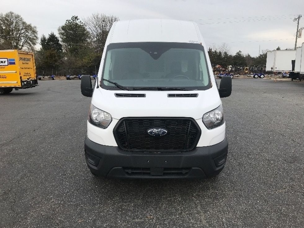 Cargo Van (Panel Van)-Light and Medium Duty Trucks-Ford-2022-Transit 250-Charlotte-NC-117,977\n\t\tmiles-$ 32,500 - Image 2