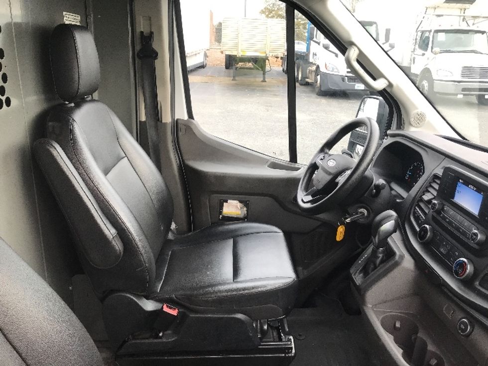 Cargo Van (Panel Van)-Light and Medium Duty Trucks-Ford-2022-Transit 250-Charlotte-NC-117,977\n\t\tmiles-$ 32,500 - Image 21