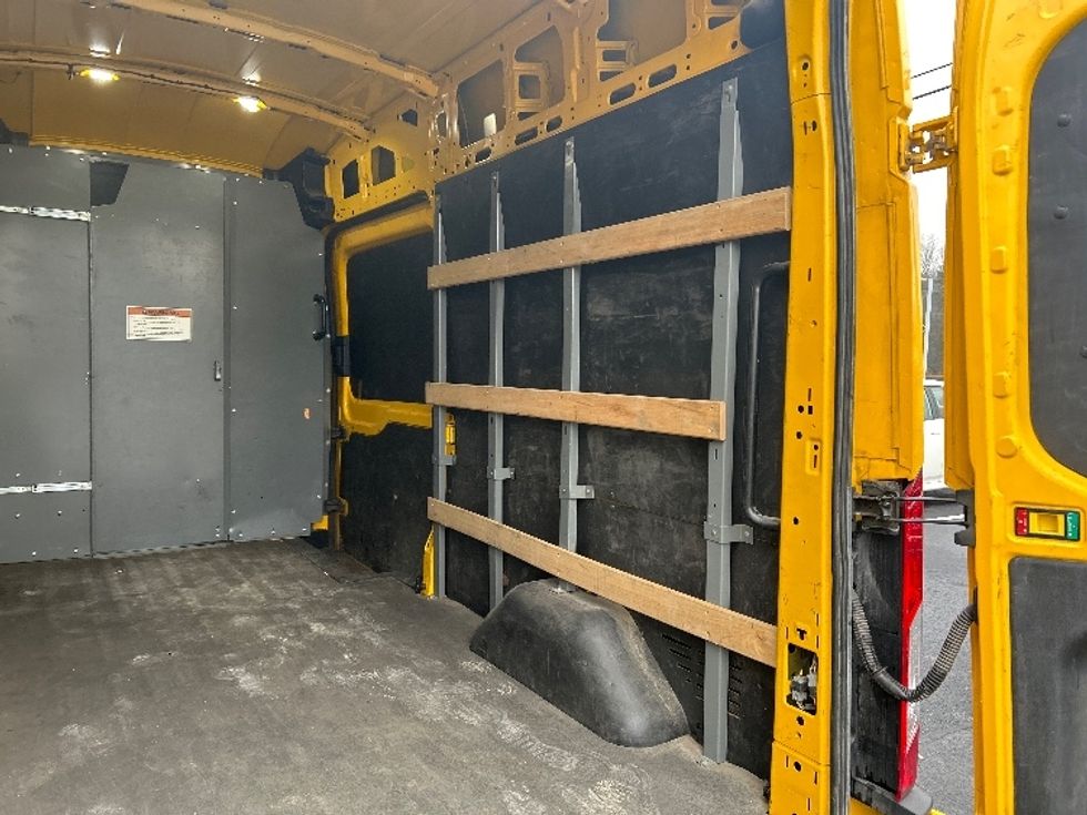 Cargo Van (Panel Van)-Light and Medium Duty Trucks-Ford-2022-Transit 250-Charlotte-NC-95,062\n\t\tmiles-$ 36,500 - Image 12