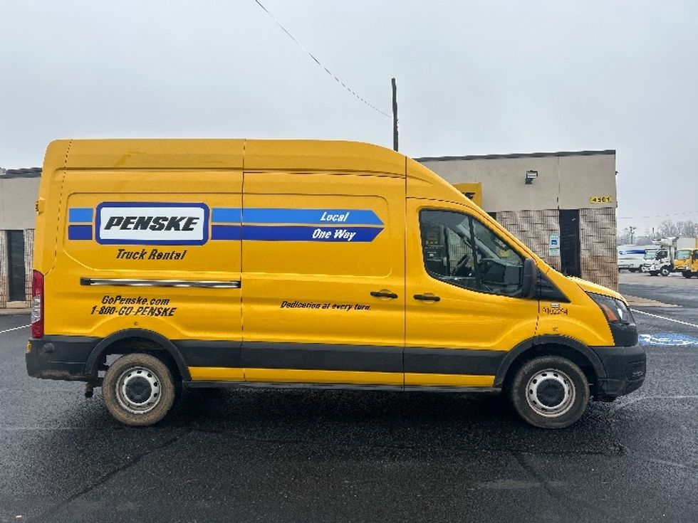 Cargo Van (Panel Van)-Light and Medium Duty Trucks-Ford-2022-Transit 250-Charlotte-NC-95,062\n\t\tmiles-$ 36,500 - Image 15