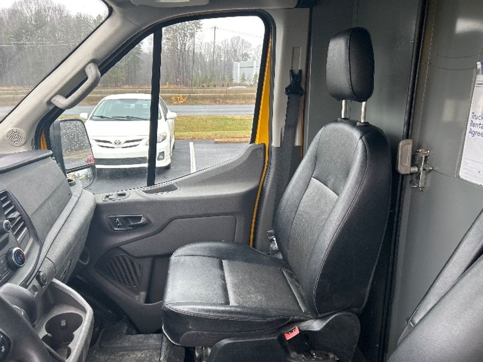 Cargo Van (Panel Van)-Light and Medium Duty Trucks-Ford-2022-Transit 250-Charlotte-NC-95,062\n\t\tmiles-$ 36,500 - Image 19