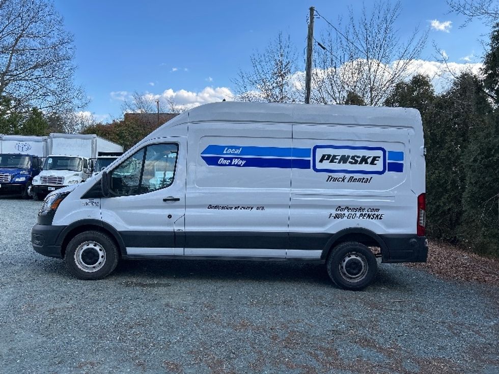 Cargo Van (Panel Van)-Light and Medium Duty Trucks-Ford-2022-Transit 250-Charlottesville-VA-108,111\n\t\tmiles-$ 34,000 - Image 4