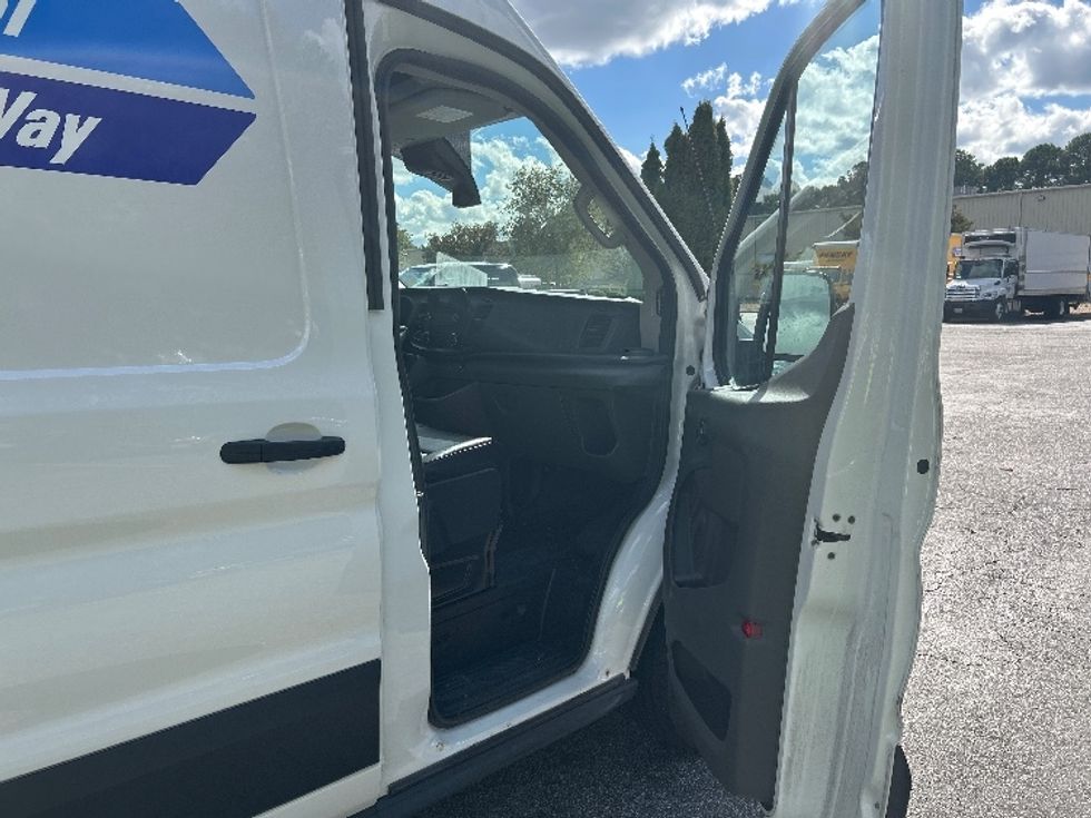 Cargo Van (Panel Van)-Light and Medium Duty Trucks-Ford-2022-Transit 250-Chesapeake-VA-101,970\n\t\tmiles-$ 33,500 - Image 20