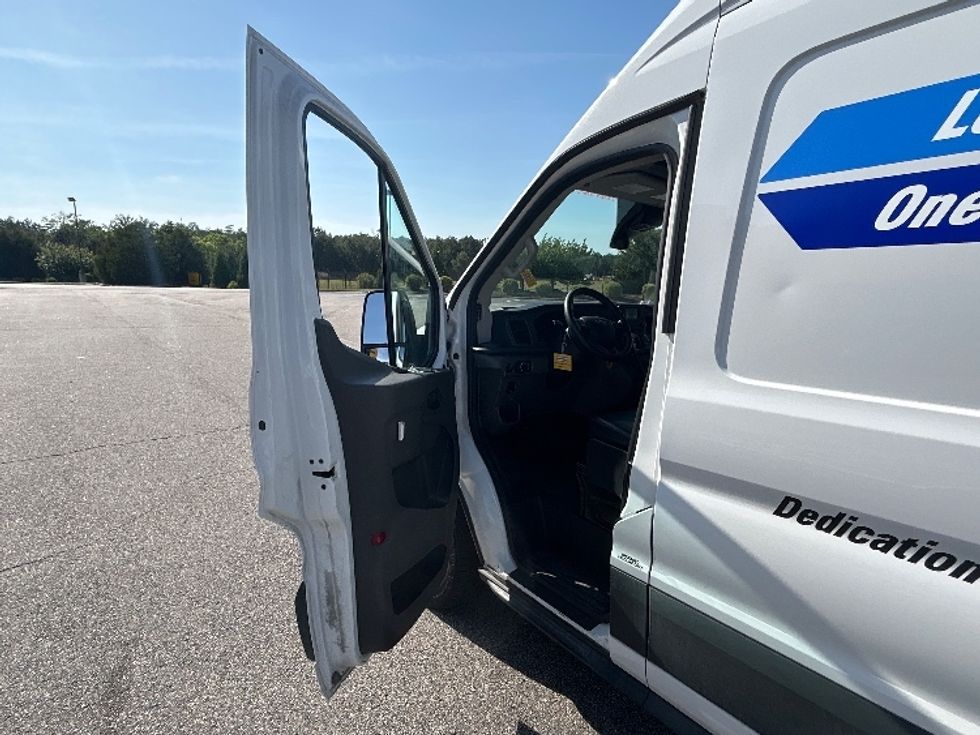 Cargo Van (Panel Van)-Light and Medium Duty Trucks-Ford-2022-Transit 250-Chester-VA-83,900\n\t\tmiles-$ 37,250 - Image 15