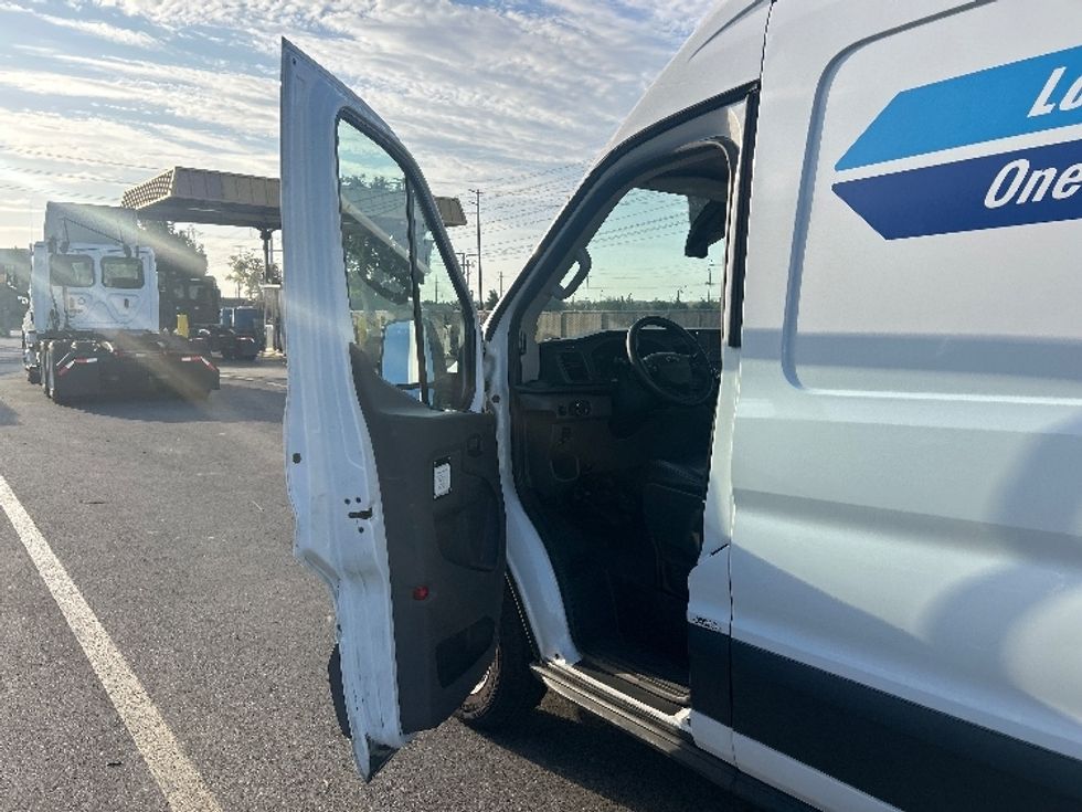 Cargo Van (Panel Van)-Light and Medium Duty Trucks-Ford-2022-Transit 250-Chino-CA-155,368\n\t\tmiles-$ 28,000 - Image 16