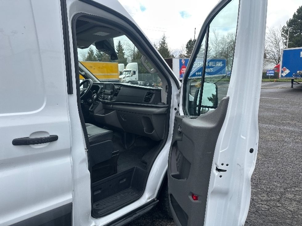 Cargo Van (Panel Van)-Light and Medium Duty Trucks-Ford-2022-Transit 250-Clackamas-OR-101,365\n\t\tmiles-$ 36,750 - Image 19
