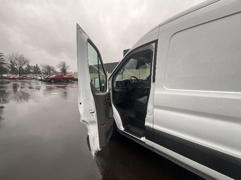 Cargo Van (Panel Van)-Light and Medium Duty Trucks-Ford-2022-Transit 250-Clackamas-OR-134,032\n\t\tmiles-$ 26,500 - Image 13