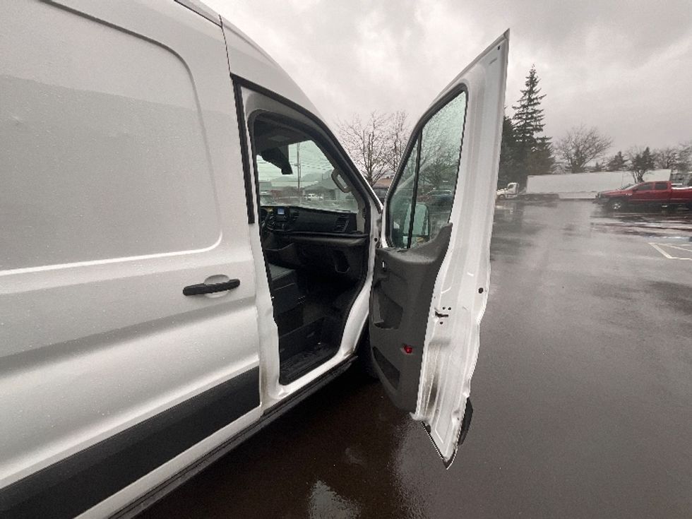 Cargo Van (Panel Van)-Light and Medium Duty Trucks-Ford-2022-Transit 250-Clackamas-OR-134,032\n\t\tmiles-$ 26,500 - Image 17