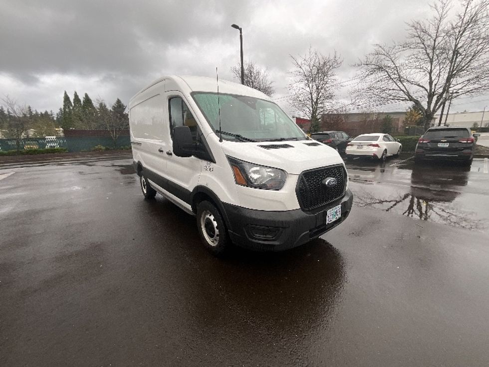 Cargo Van (Panel Van)-Light and Medium Duty Trucks-Ford-2022-Transit 250-Clackamas-OR-139,435\n\t\tmiles-$ 25,750 - Image 1
