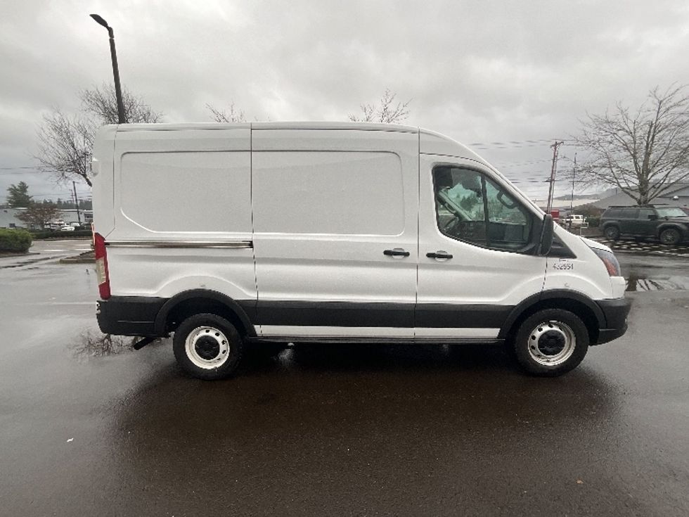 Cargo Van (Panel Van)-Light and Medium Duty Trucks-Ford-2022-Transit 250-Clackamas-OR-139,435\n\t\tmiles-$ 25,750 - Image 12