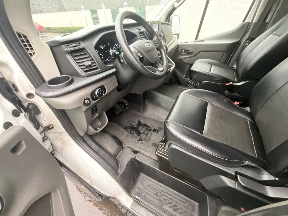 Cargo Van (Panel Van)-Light and Medium Duty Trucks-Ford-2022-Transit 250-Clackamas-OR-139,435\n\t\tmiles-$ 25,750 - Image 14