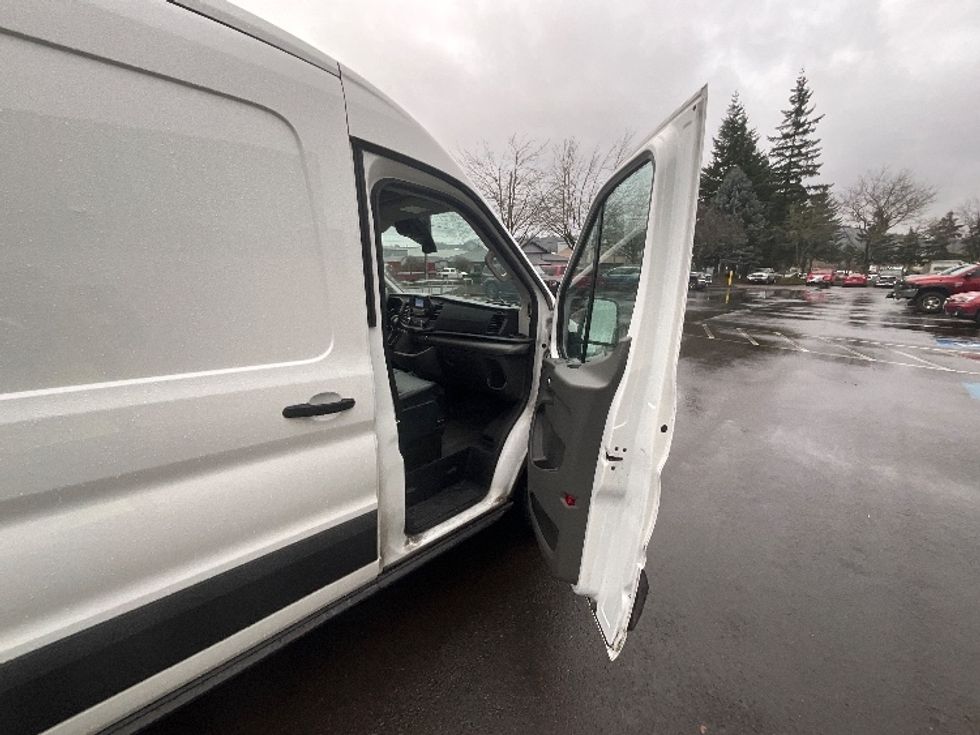 Cargo Van (Panel Van)-Light and Medium Duty Trucks-Ford-2022-Transit 250-Clackamas-OR-139,435\n\t\tmiles-$ 25,750 - Image 17