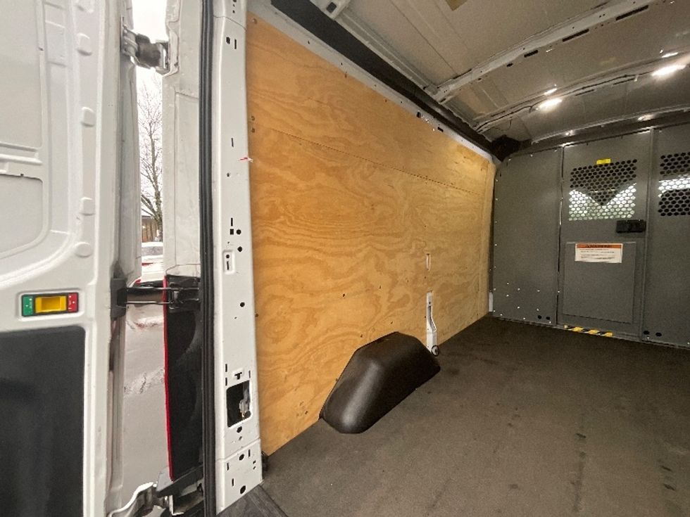 Cargo Van (Panel Van)-Light and Medium Duty Trucks-Ford-2022-Transit 250-Clackamas-OR-139,435\n\t\tmiles-$ 25,750 - Image 9