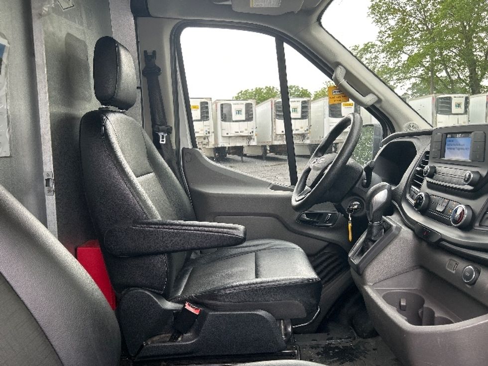 Cargo Van (Panel Van)-Light and Medium Duty Trucks-Ford-2022-Transit 250-Cleona-PA-60,595\n\t\tmiles-$ 38,500 - Image 22