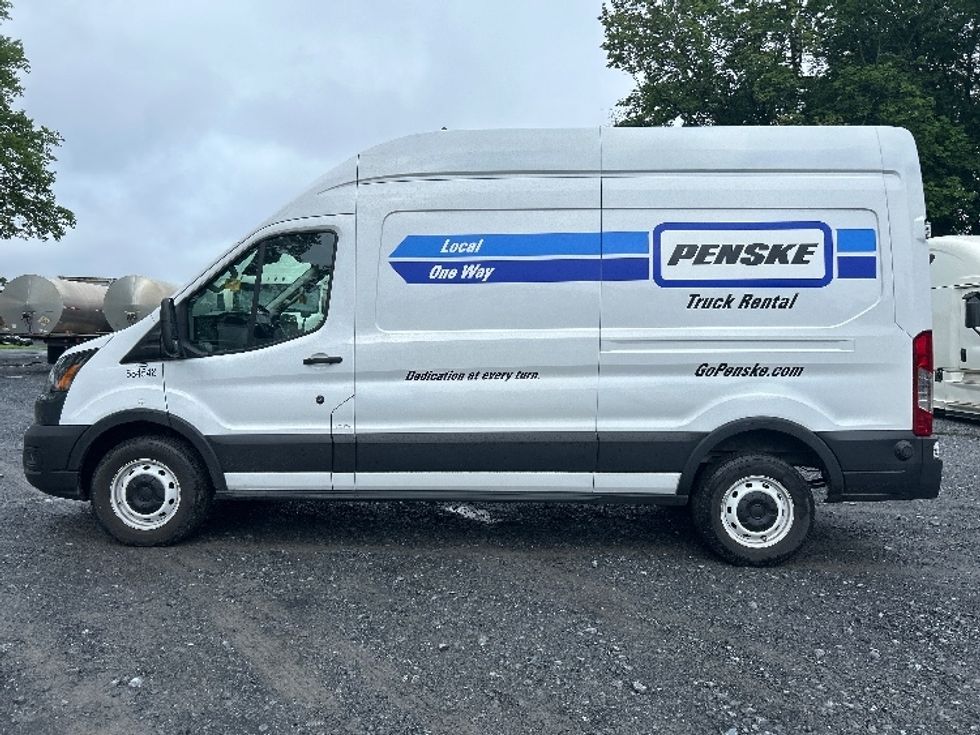 Cargo Van (Panel Van)-Light and Medium Duty Trucks-Ford-2022-Transit 250-Cleona-PA-60,595\n\t\tmiles-$ 38,500 - Image 4