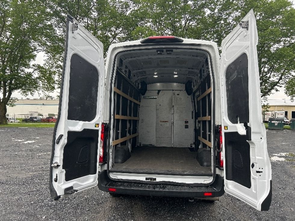 Cargo Van (Panel Van)-Light and Medium Duty Trucks-Ford-2022-Transit 250-Cleona-PA-60,595\n\t\tmiles-$ 38,500 - Image 8