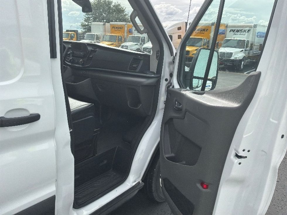 Cargo Van (Panel Van)-Light and Medium Duty Trucks-Ford-2022-Transit 250-Colorado Springs-CO-68,747\n\t\tmiles-$ 40,000 - Image 20