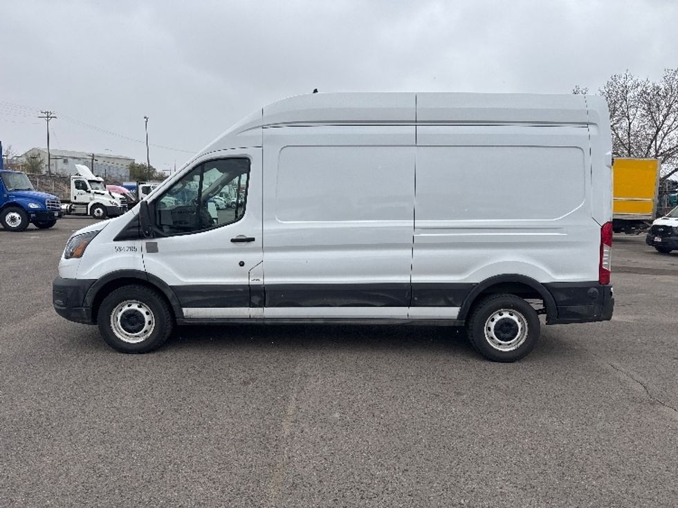 Cargo Van (Panel Van)-Light and Medium Duty Trucks-Ford-2022-Transit 250-Colorado Springs-CO-79,779\n\t\tmiles-$ 38,000 - Image 4