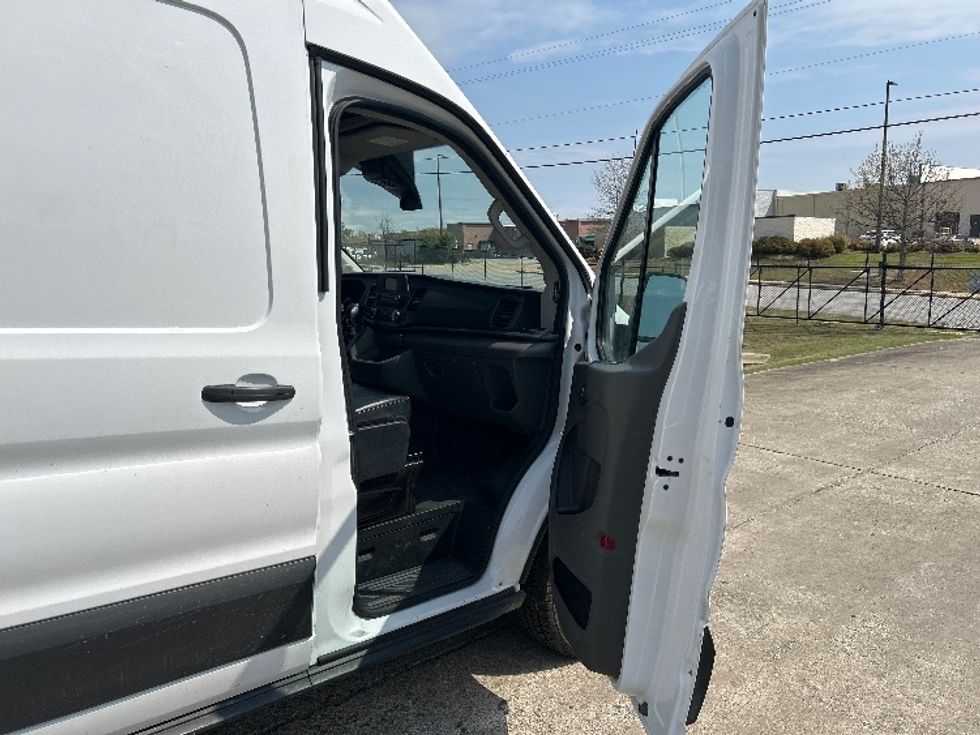 Cargo Van (Panel Van)-Light and Medium Duty Trucks-Ford-2022-Transit 250-Columbus-GA-84,080\n\t\tmiles-$ 37,500 - Image 19