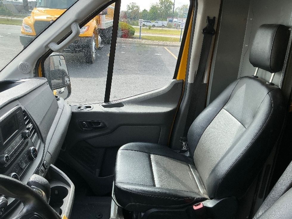 2022 Ford Transit photo 12