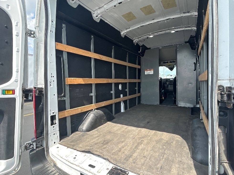 Cargo Van (Panel Van)-Light and Medium Duty Trucks-Ford-2022-Transit 250-Columbus-OH-216,309\n\t\tmiles-$ 17,250 - Image 11