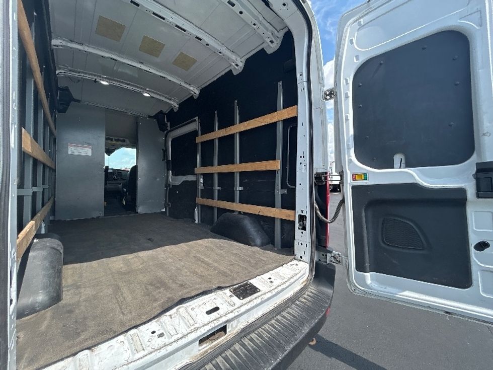 Cargo Van (Panel Van)-Light and Medium Duty Trucks-Ford-2022-Transit 250-Columbus-OH-216,309\n\t\tmiles-$ 17,250 - Image 12