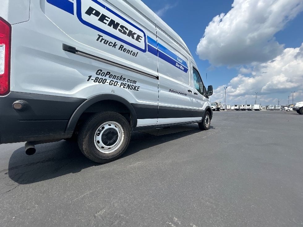 Cargo Van (Panel Van)-Light and Medium Duty Trucks-Ford-2022-Transit 250-Columbus-OH-216,309\n\t\tmiles-$ 17,250 - Image 14