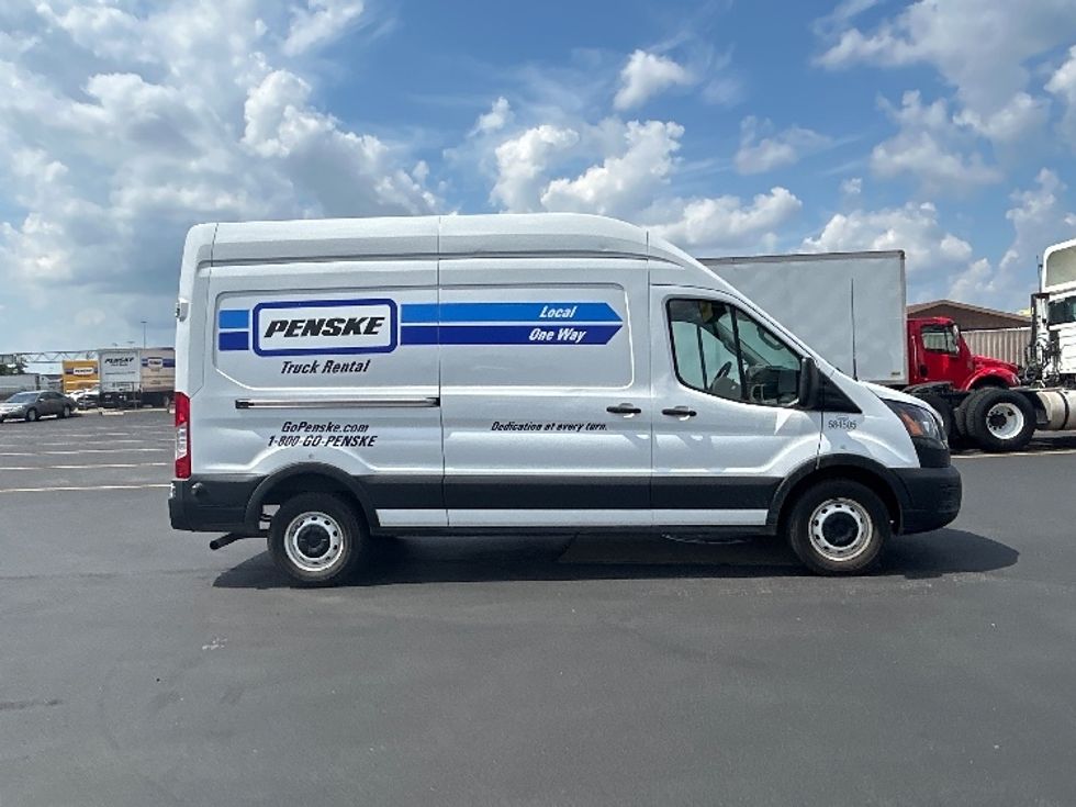 Cargo Van (Panel Van)-Light and Medium Duty Trucks-Ford-2022-Transit 250-Columbus-OH-216,309\n\t\tmiles-$ 17,250 - Image 15