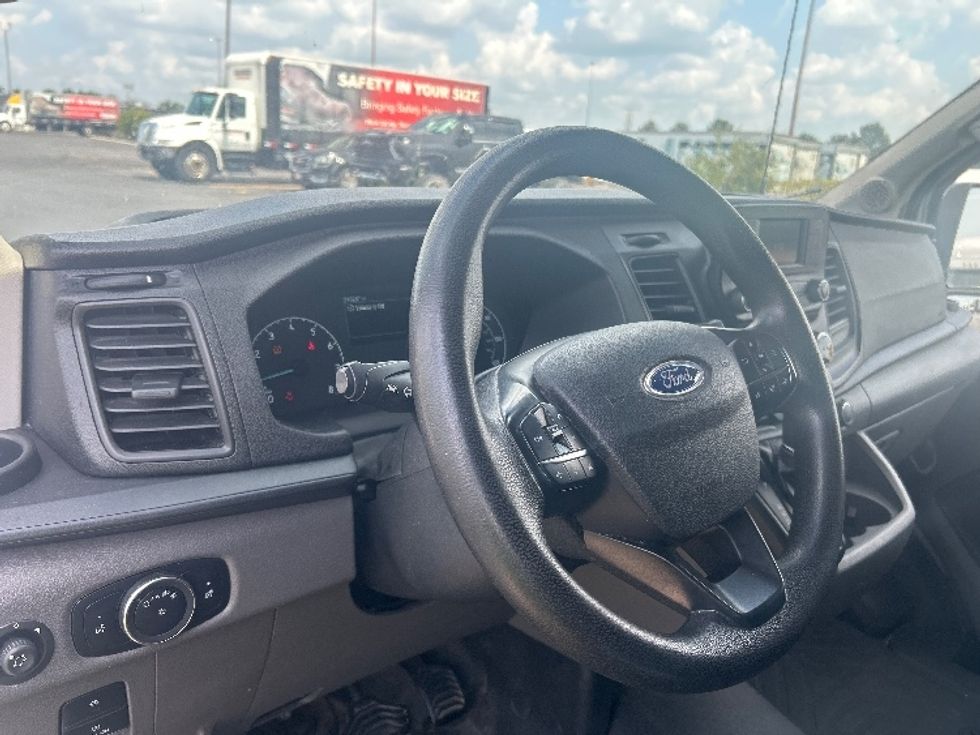 Cargo Van (Panel Van)-Light and Medium Duty Trucks-Ford-2022-Transit 250-Columbus-OH-216,309\n\t\tmiles-$ 17,250 - Image 17