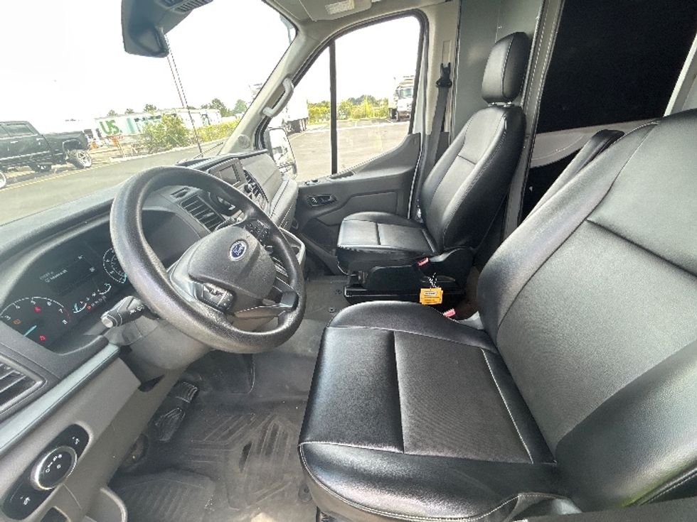 Cargo Van (Panel Van)-Light and Medium Duty Trucks-Ford-2022-Transit 250-Columbus-OH-216,309\n\t\tmiles-$ 17,250 - Image 19